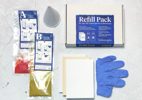 Here are the contents of our Cyanotype Refill Pack to make even more unique cyanotypes and blueprints with your Botanopia DIY Cyanotype Kit