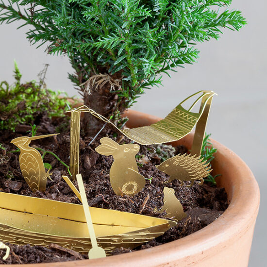 A tiny camping adventure in your plants, by Botanopia